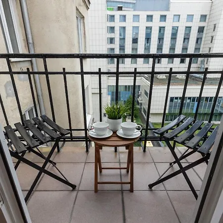 Metro Rondo Onz By Renters Warsaw
